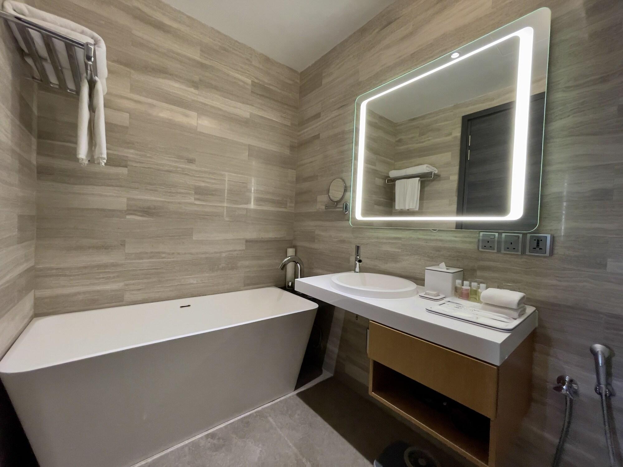 Fraser Place Puteri Harbour Nusajaya  Zewnętrze zdjęcie Bathroom