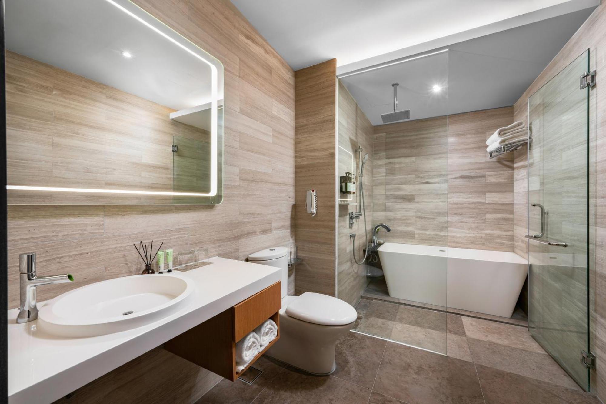 Fraser Place Puteri Harbour Nusajaya  Zewnętrze zdjęcie Bathroom